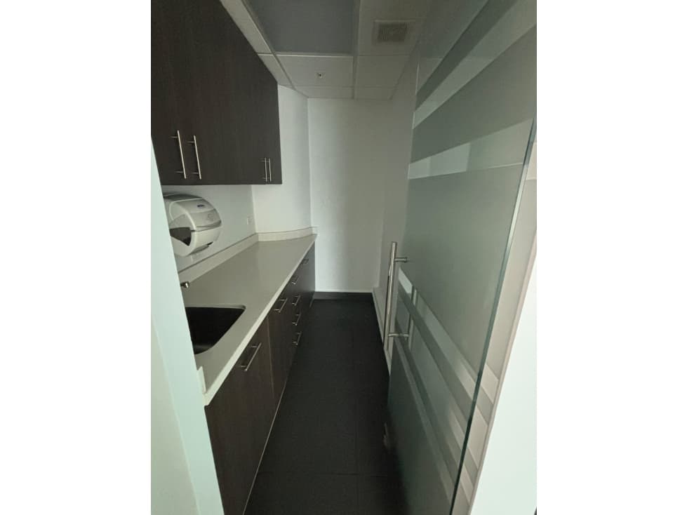 VENTA DE OFICINA EN PUNTA PACIFICA - OCEANIA BUSSINESS PLAZA — foto 5