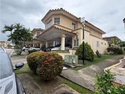 VENTA DE CASA EN CONDADO DEL REY - DORADO SPRINGS