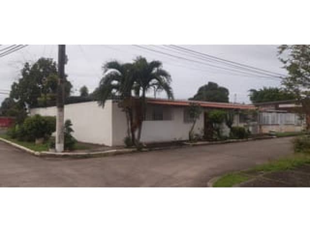 SE VENDE CASA EN URBANIZACION ANAYANSI, JUAN DIAZ