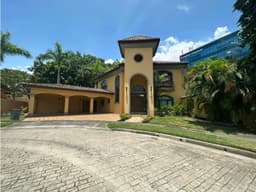 VENTA CASA COSTA DEL ESTE PISICNA PRIVADA PH ANTIGUA MLD