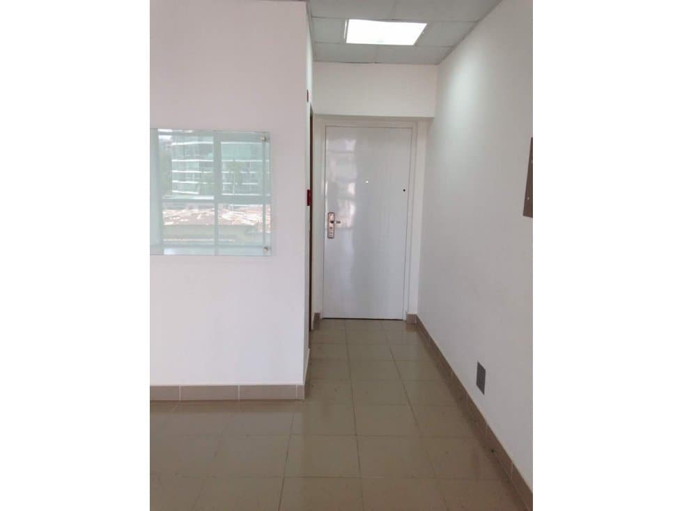 ALQUILO/VENDO OFICINA EN BELLA VISTA DE COLORES — foto 5
