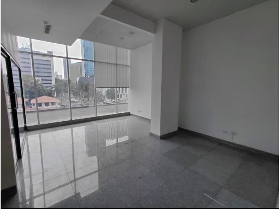 ALQUILER OFICINA AMOBLADA EN PLAZA HABITATS — foto 1