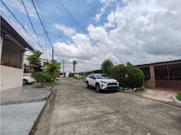 SE VENDE CASA A MINUTOS DE LOS PUEBLOS MYP