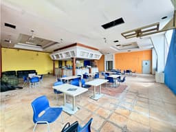 VENTA LOCAL VIA TRANSISTMICA PLAZA AGORA 1,412.74M2 SALAS DE CINE CV