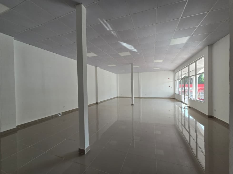 ALQUILER DE AMPLIO LOCAL DE 108.75 M2 EN ALBROOK AQ — foto 4