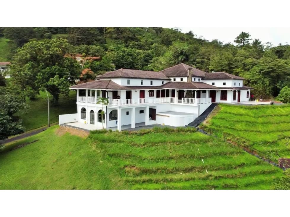 VENTA CASA LUJOSA EN ALTOS DEL MARIA 2074M2 MLD — foto 1