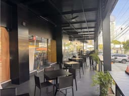ALQUILER LOCAL COMERCIAL CON TERRAZA SAN FRANCISCO PLAZA 68