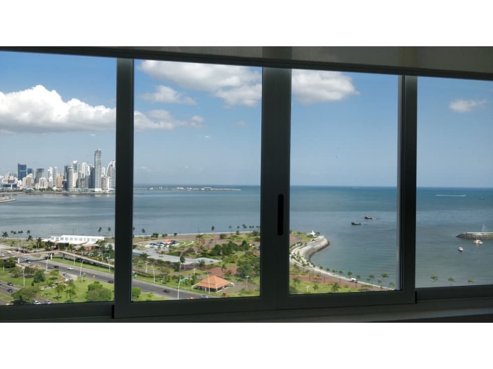 APARTAMENTO FULL AMOBLADO 2 REC EN AV BALBOA, PH BAY VIEW — foto 2