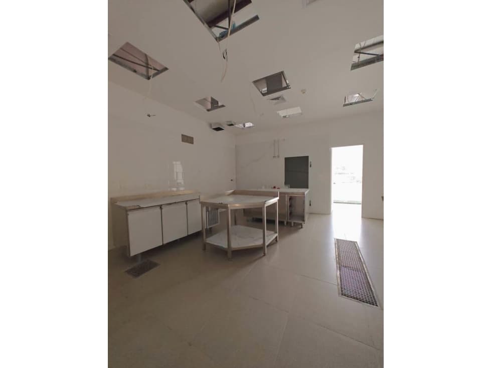 ALQUILER LOCAL COMERCIAL CON TERRAZA SAN FRANCISCO PLAZA 68 — foto 4