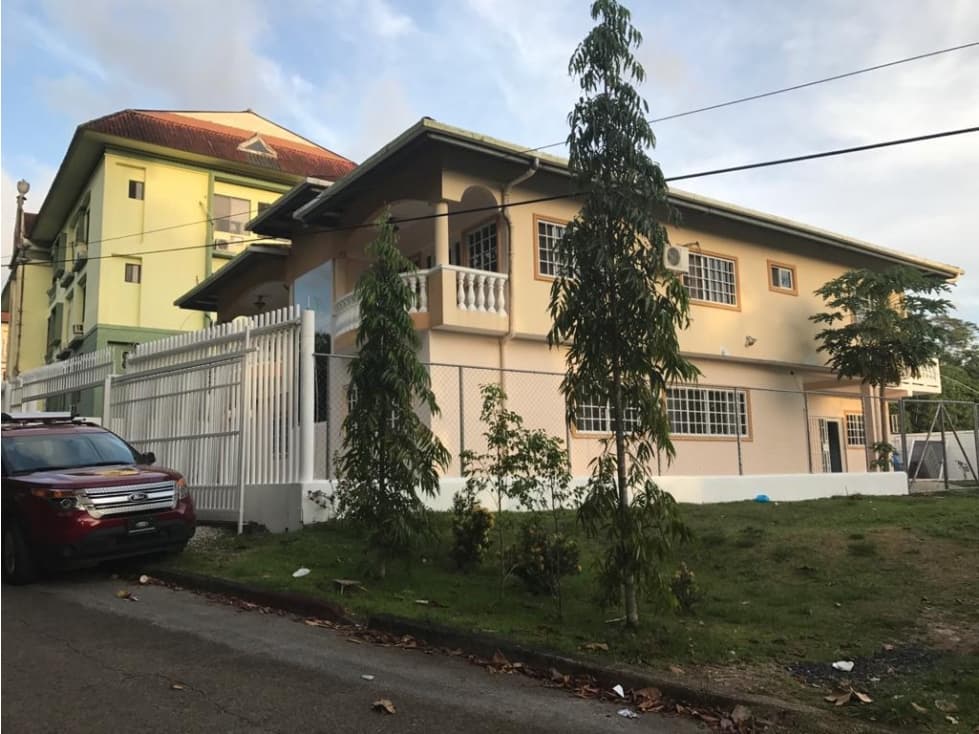ALQUILER CASA DUPLEX COLON BARRIADA ESPINAR 4 REC 350MTS2 RTC — foto 2