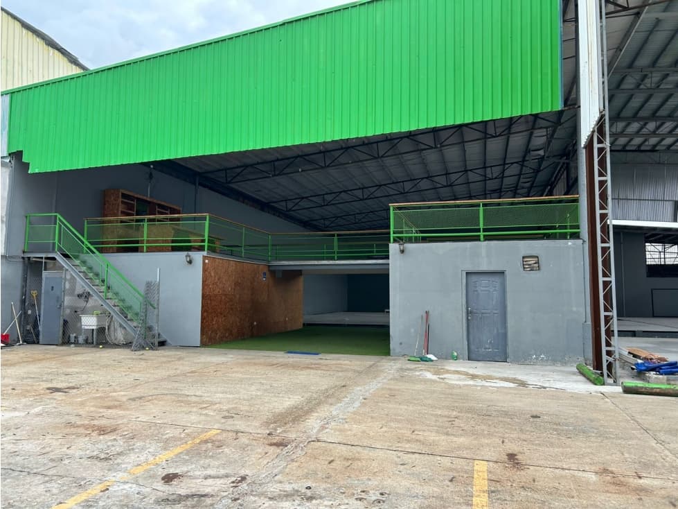 ALQUILER LOCAL COMERCIAL EL CARMEN 1800 M2 MLD — foto 3