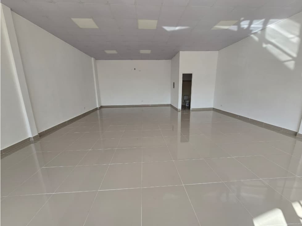 ALQUILER DE LOCAL COMERCIAL 2DO PISO EN ALBROOK AQ — foto 1