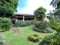 VENTA DE CASA CON JARDIN 737MTS LOS ANGELES BETHANIA