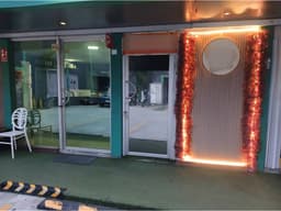 ALQUILER DE LOCAL DE 120 M2 EN LA VIA PORRAS AQ