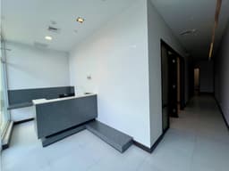 LOCALES EN COSTA DEL ESTE PLANTA BAJA CON ESTACIONAMIENTO ABIERTO cv