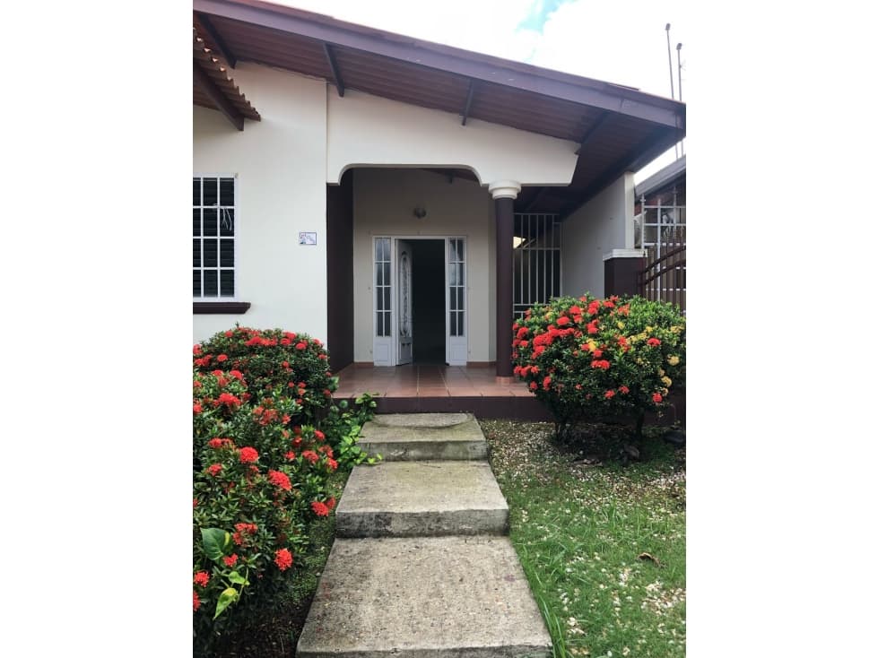 VENTA DE CASA DE 324M2 EN TERRAZAS DE BRISAS DEL GOLF AQ — foto 2