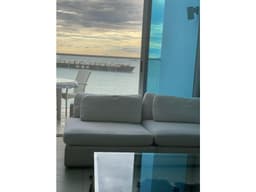 APARTAMENTO AMOBLADO de 147m2 CON TERRAZA, EN NAOS ISLAND AMADOR