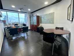 OFICINA AMOBLADA EN PUNTA PACIFICA 258m2 TORRE DE LAS AMERICAS YL