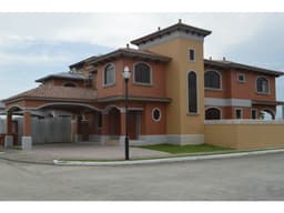 VENTA CASA 4 RECAMARAS COSTA SUR EL DORAL