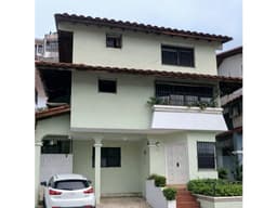 VENTA DE CASA 324MT2 EN HATO PINTADO, UBICACIÓN PRIVILEGIADA AK