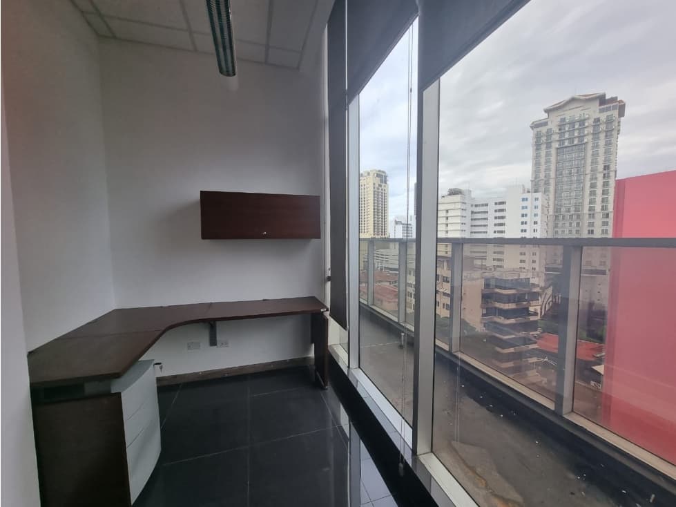 OFICINA AMOBLADA 160MTS2 EN CALLE 50, PH HABITATS — foto 3
