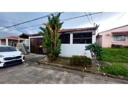 SE VENDE CASA EN VACAMONTE, LA REINA