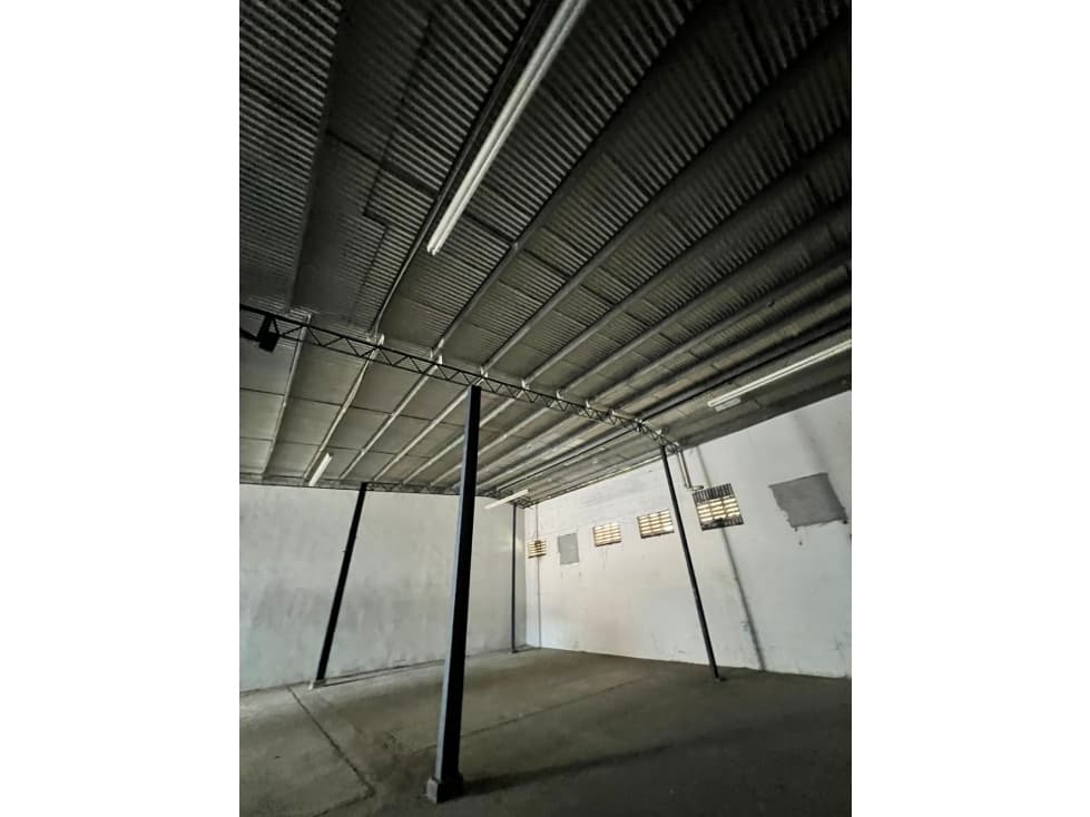 ALQUILER GALERA CARRASQUILLA 700M2 UBICACIÓN CENTRICA MLD — foto 3