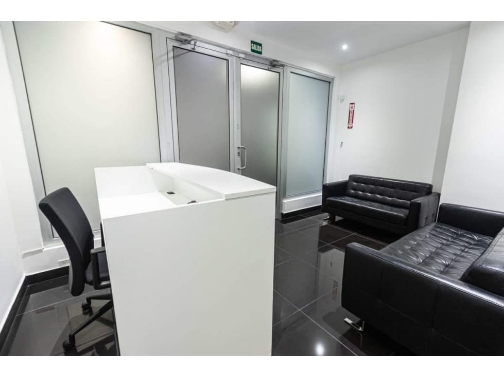 OFICINA 100M2 TOTALMENTE EQUIPADO OFFICE ONE AMOBLADA EN OBARRIO YL — foto 3