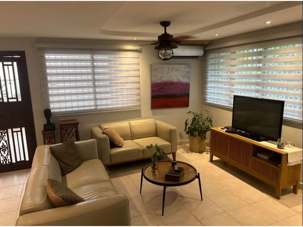 HERMOSA CASA UNIFAMILIAR 4 REC+CBE CONDADO DEL REY — foto 1