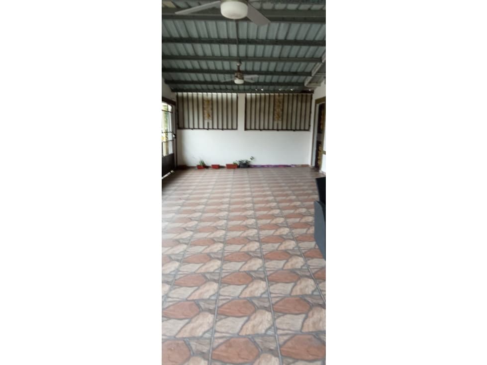 SE VENDE CASA PRADERAS DE SAN LORENZO — foto 2