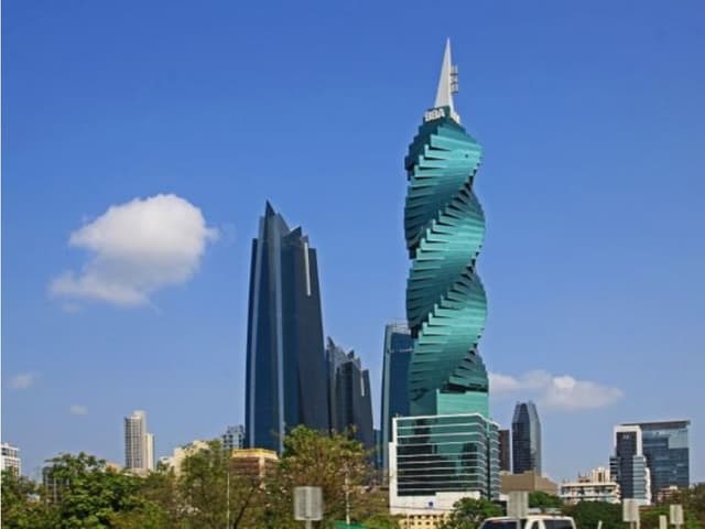 OFICINA CALLE 50 F&F TOWER REVOLUTION (TORNILLO) 188 mt2 YL