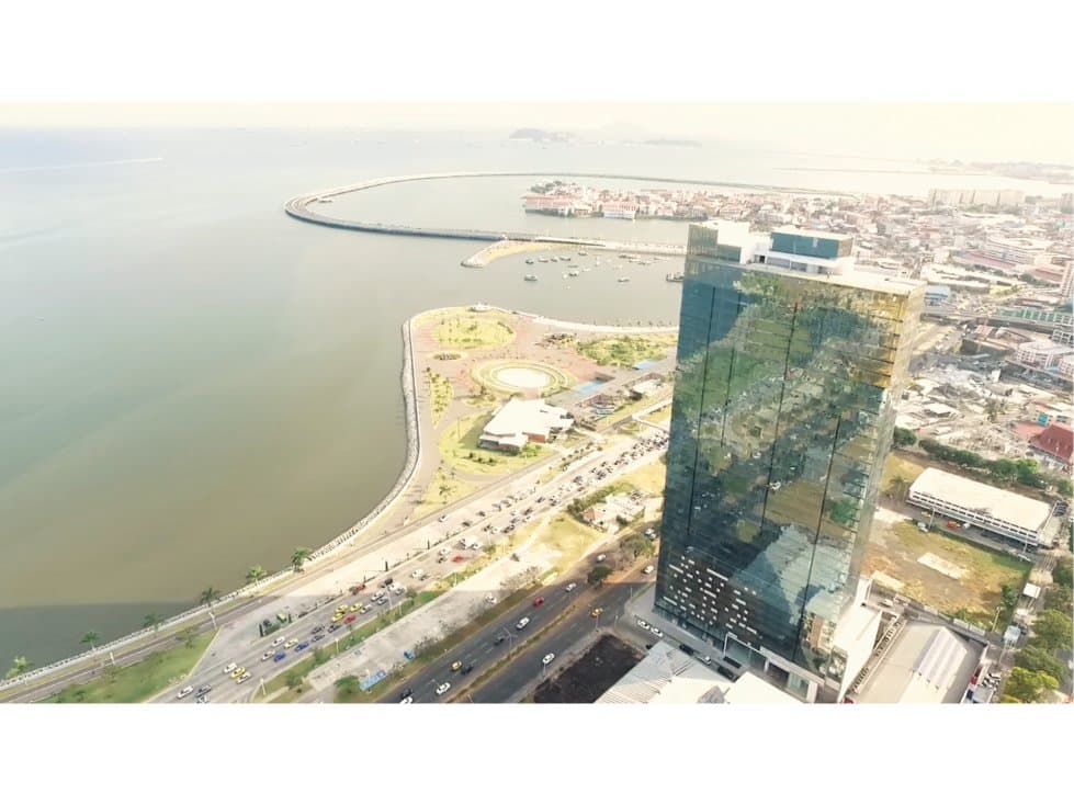 OFICINAS EN VENTA AV. BALBOA TORRE BOC OBRA GRIS — foto 1