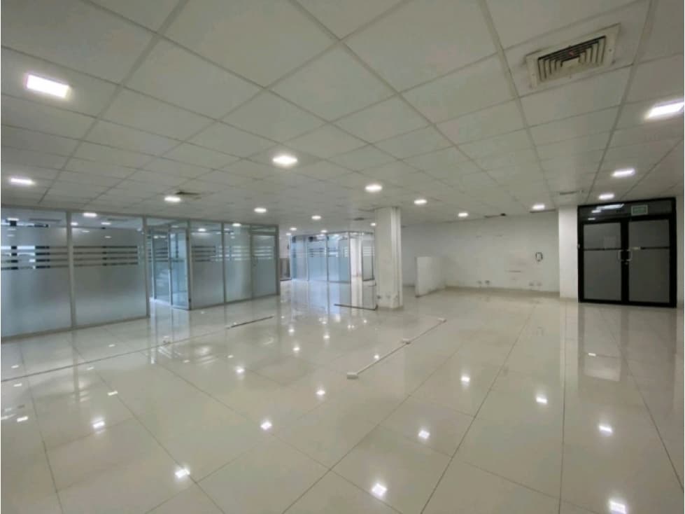 OFICINA REMODELADA 184M2 EN PLAZA OBARRIO — foto 3