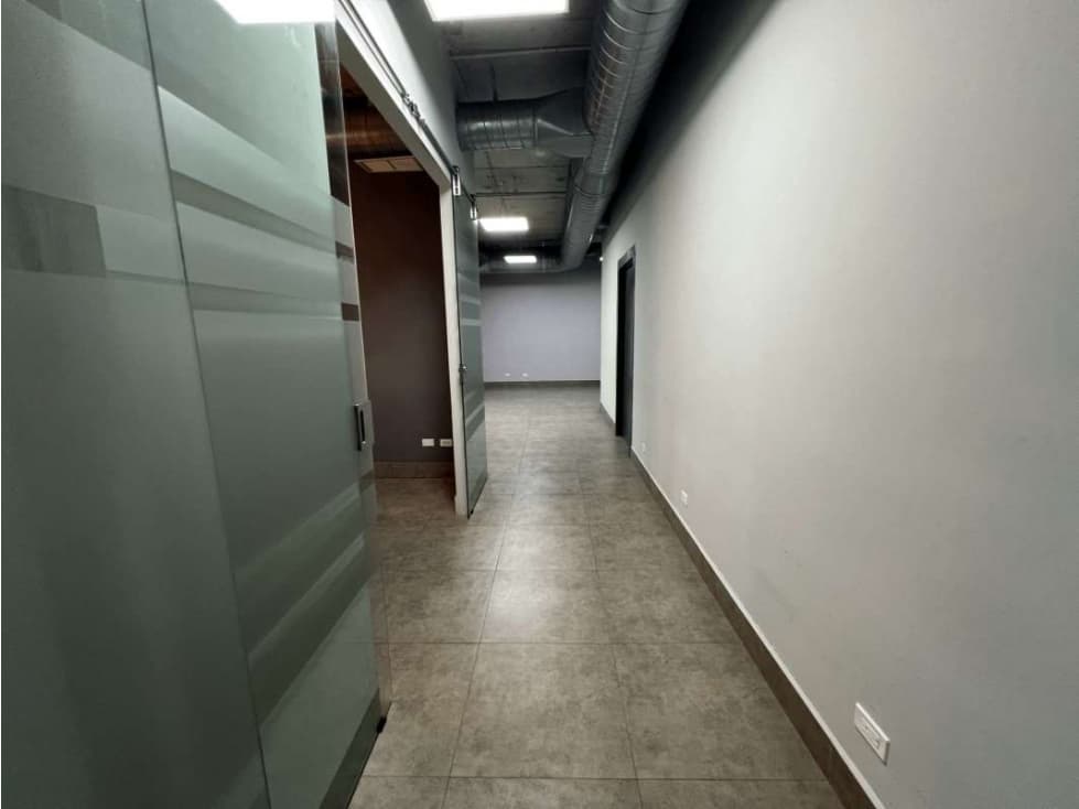 ALQUILER DE OFICINA EN VIA PORRAS — foto 3