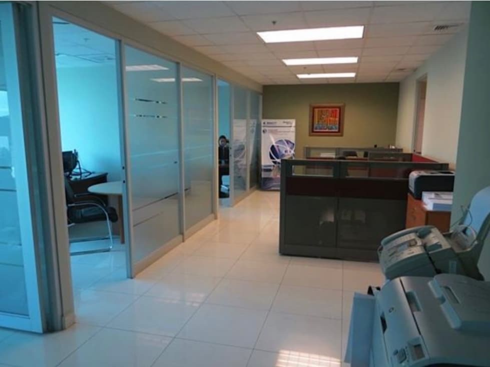 ALQUILER O VENTA OFICINA 186 m² TORRE BANESCO CV — foto 4