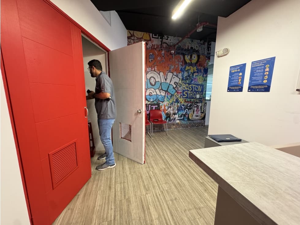 ALQUILER DE OFICINA TORRE BICSA 210 M2 — foto 3