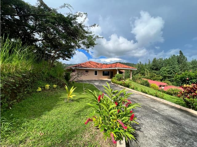 VENTA CASA CON VISTA AL MAR Y A LA MONTAÑA ALTOS DEL MARIA