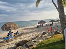 FRENTE AL MAR APARTAMENTO AMOBLADO 3 RECAMARAS PLANTA BAJA BIJAO