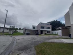 CASA EN COSTA SUR CERCA COSTA DEL ESTE cv