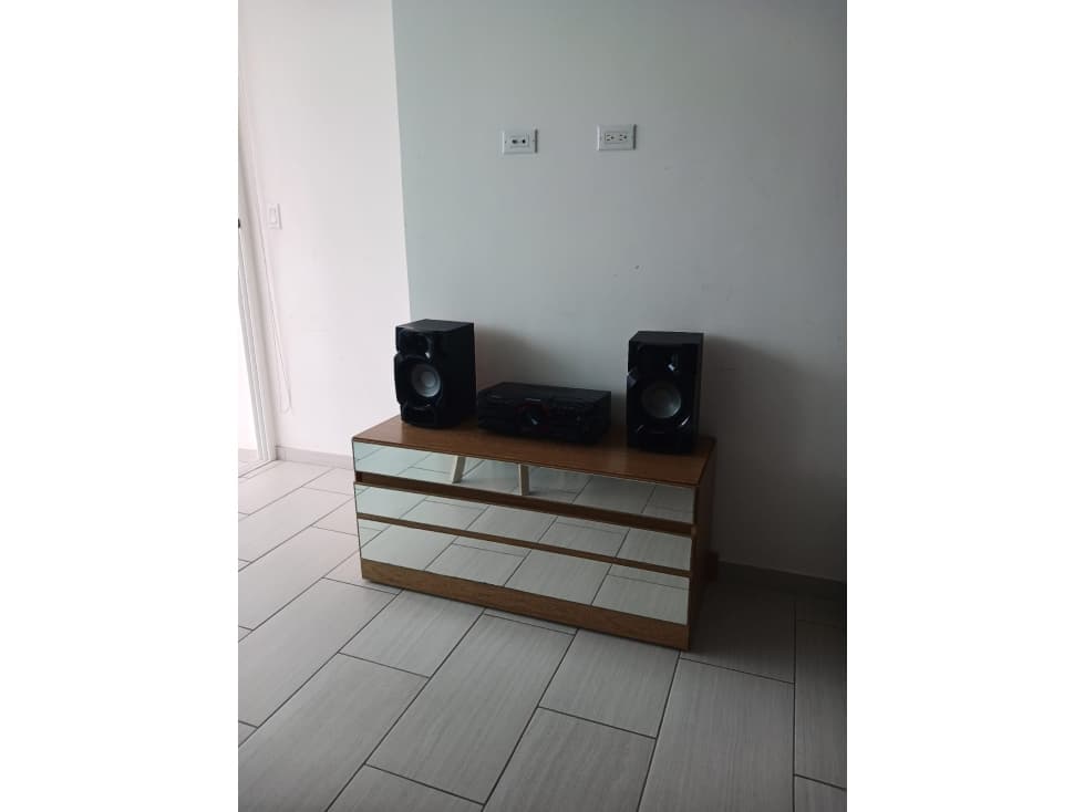 VENTA APARTAMENTO AMOBLADO DE 2REC EN 189M2 THE TOWERS MLD — foto 3