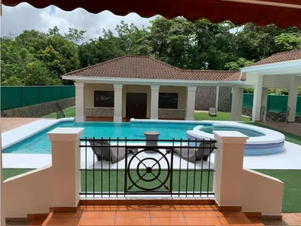 VENTA CASA CLAYTON 500M2 CON PISCINA CAMINO DE CRUCES CV — foto 2