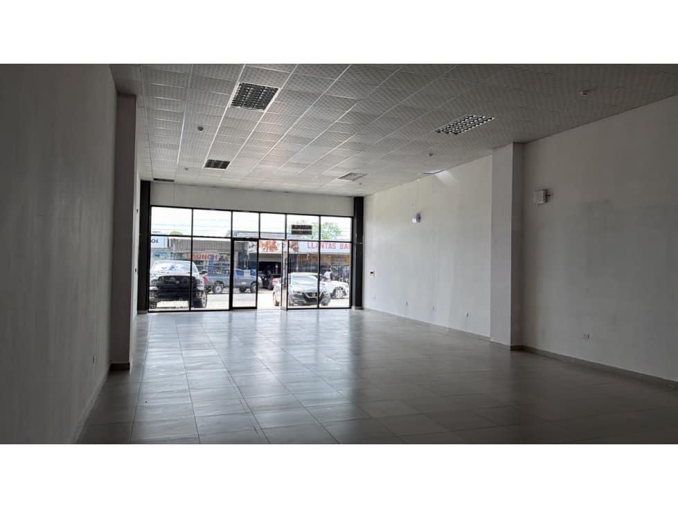 SE ALQUILA LOCAL COMERCIAL EN DAVID, UBICACION ESTRATEGICA — foto 4