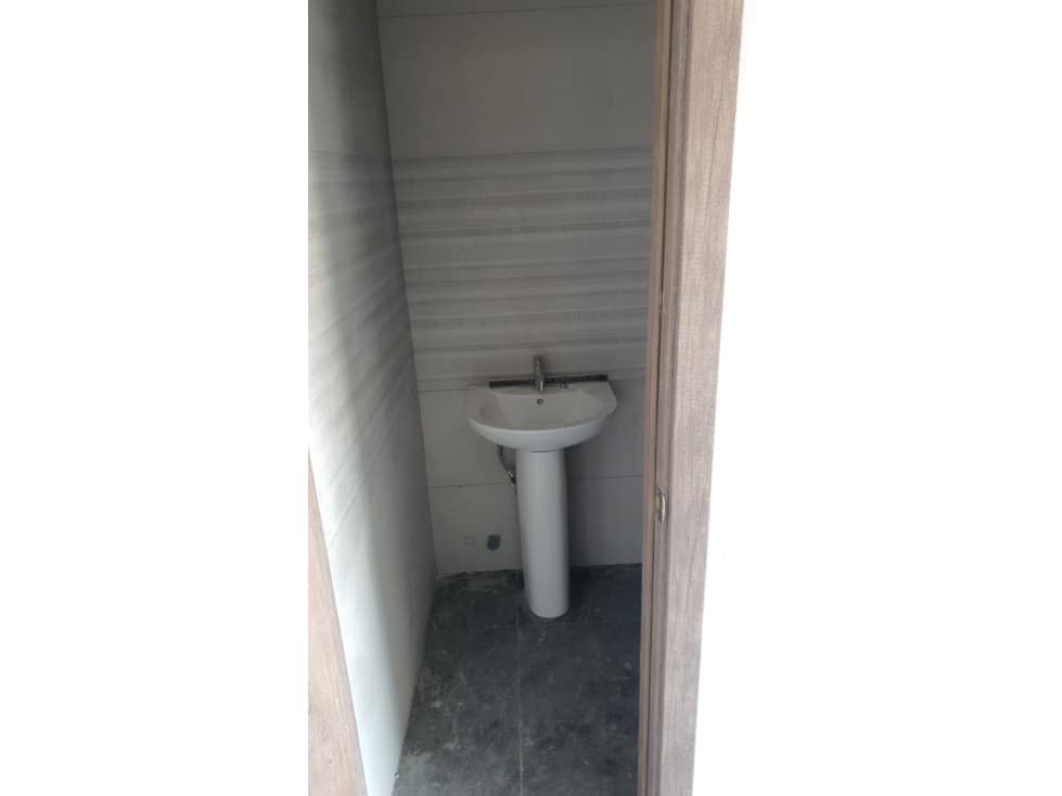 GALERA A ESTRENAR DE 600M2 EN CHANIS — foto 5