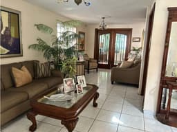 SE VENDE LUJOSA Y AMPLIA CASA DE 380M2 EN CONDADO DEL REY A.Q