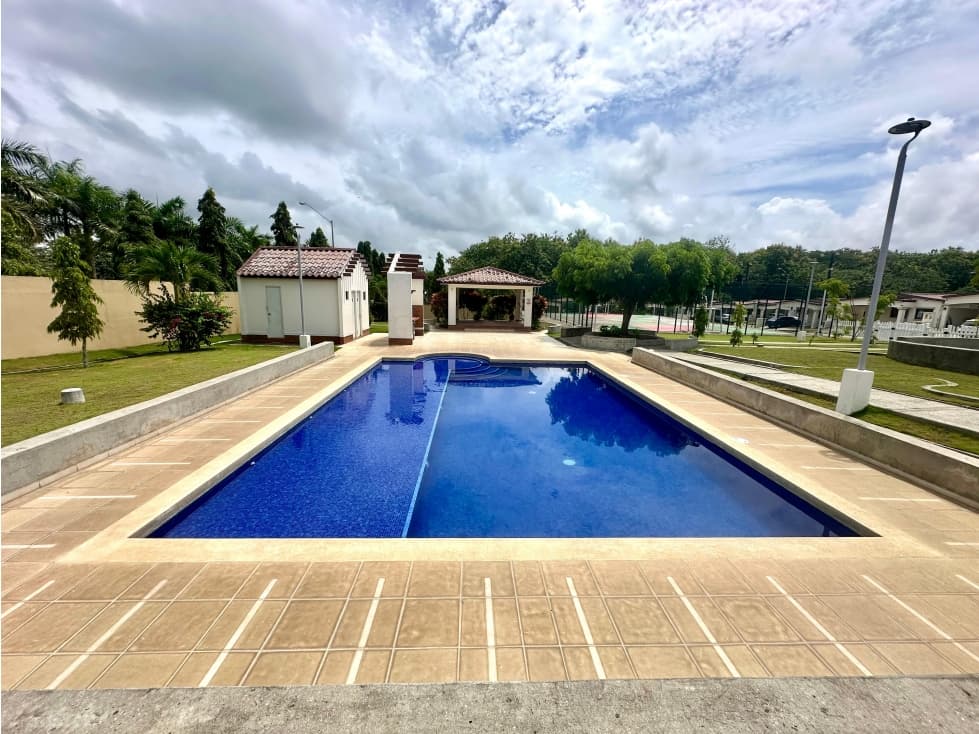 ALQUILER CASA CHORRERA 200M2 TERRENO CON TERRAZA PH LOS ESTABLOS — foto 2
