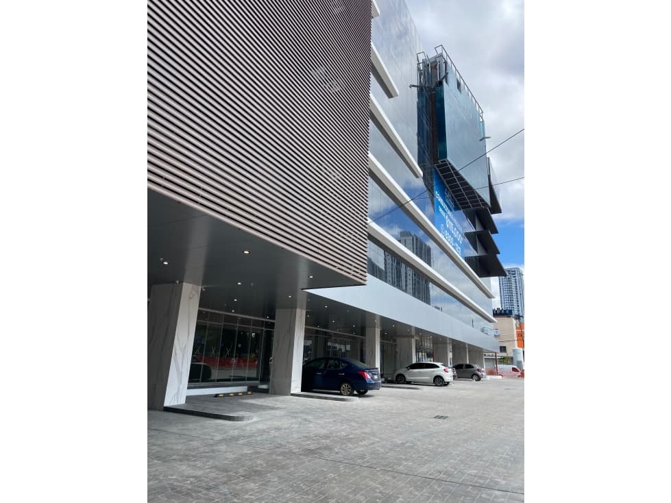 ALQUILER DE LOCAL COMERCIAL FRENTE A AVENIDA BALBOA — foto 3