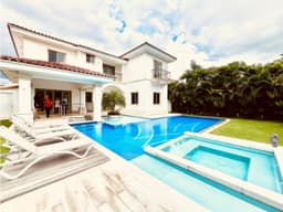 CASA DE LUJO CON PISCINA CLIMATIZADA 850 MT SANTA MARIA FAIRWAY JP
