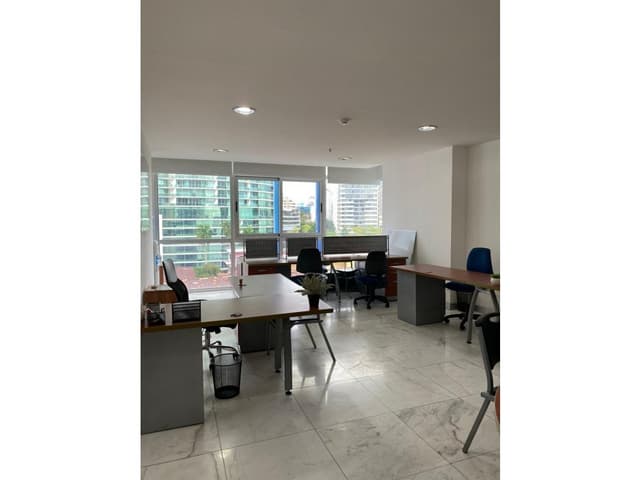 OFICINA FULL AMOBLADA EN PH COLORES