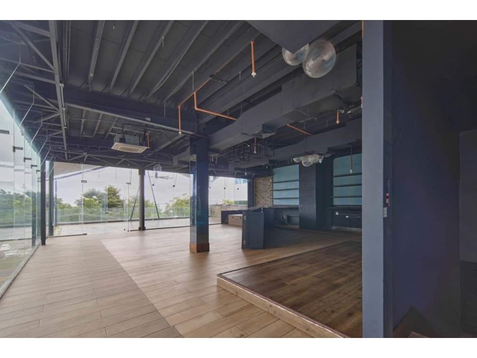 ALQUILER DE LOCAL ROOFTOP 350m2 EN AVENIDA BALBOA — foto 2