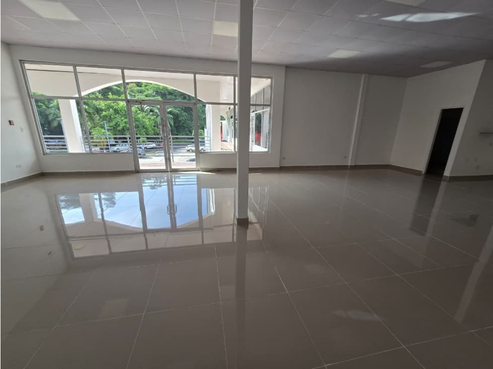 ALQUILER DE AMPLIO LOCAL DE 108.75 M2 EN ALBROOK AQ — foto 3